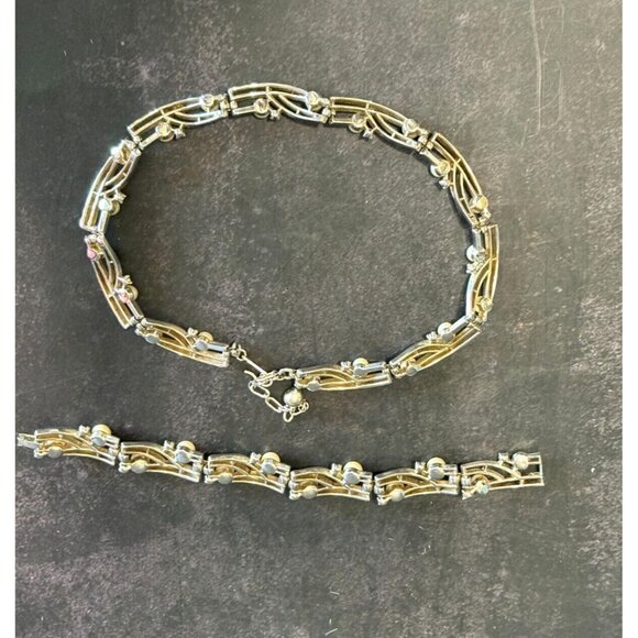Vintage Crown Trifari Pearl and Silver Necklace and Bracelet Jewelry Set - Picture 6 of 7